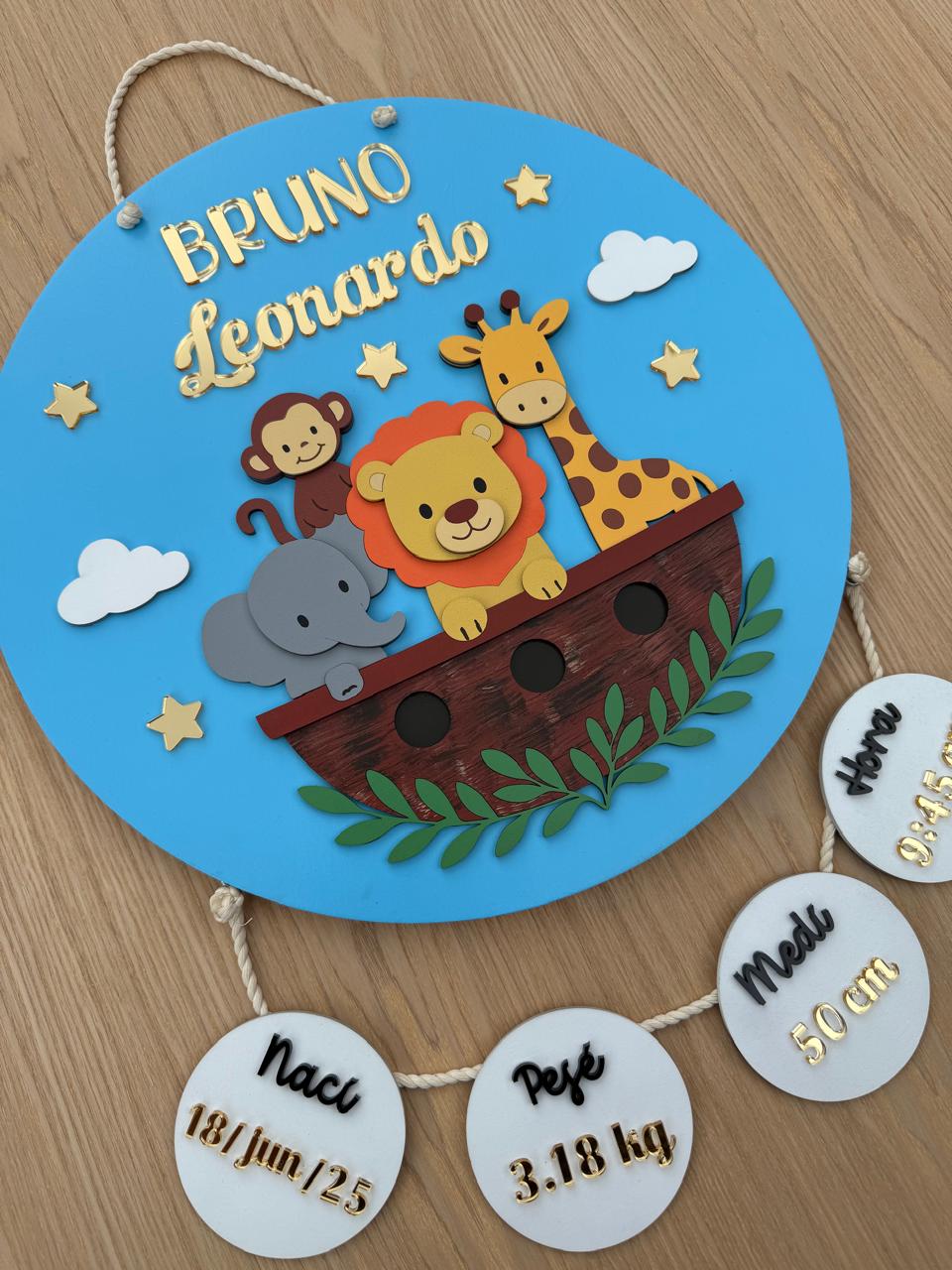 Letrerito Newborn con temática ARCA SAFARI